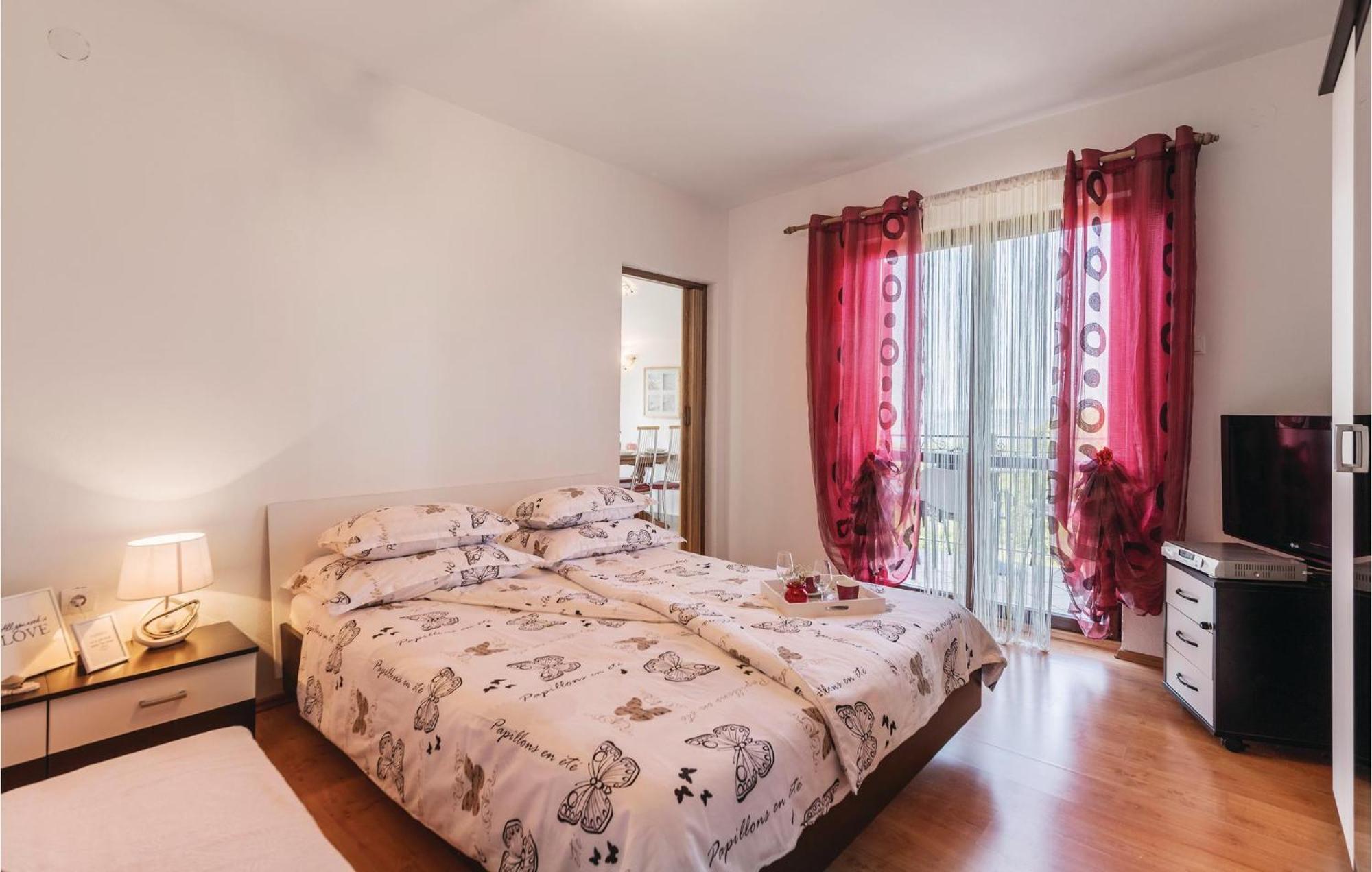 Pet Friendly Apartment In Koromacno With Wifi Exterior foto