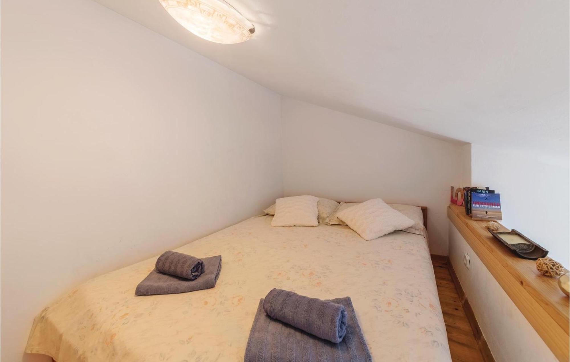 Pet Friendly Apartment In Koromacno With Wifi Exterior foto